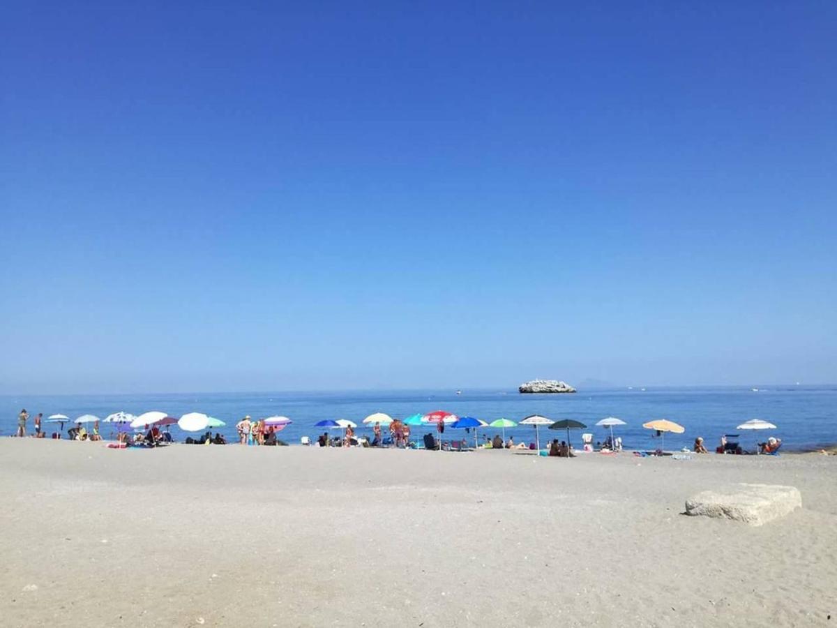 Apartamento Casa Tranquilla E Luminosa Con Terrazzo A Due Passi Dal Mare Brolo Exterior foto