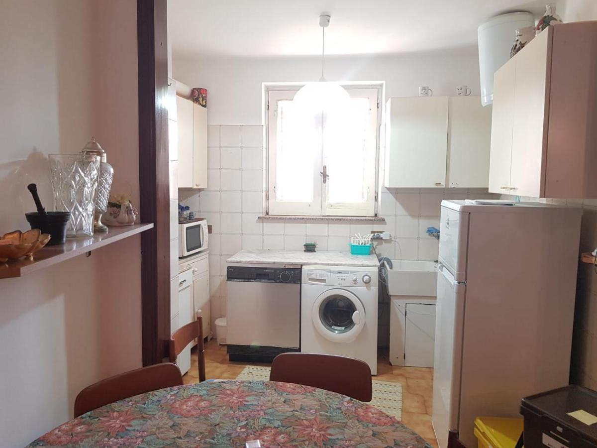 Apartamento Casa Tranquilla E Luminosa Con Terrazzo A Due Passi Dal Mare Brolo Exterior foto