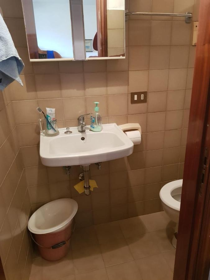 Apartamento Casa Tranquilla E Luminosa Con Terrazzo A Due Passi Dal Mare Brolo Exterior foto